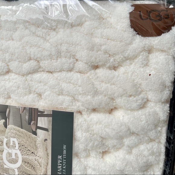 Plush UGG Chenille Throw - Picture 4 of 4